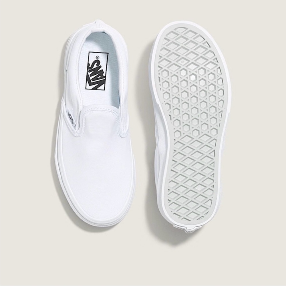 Vans Little Kids’ Iconic White Classic Slip-On Shoe—K2 - Picture 4 of 10